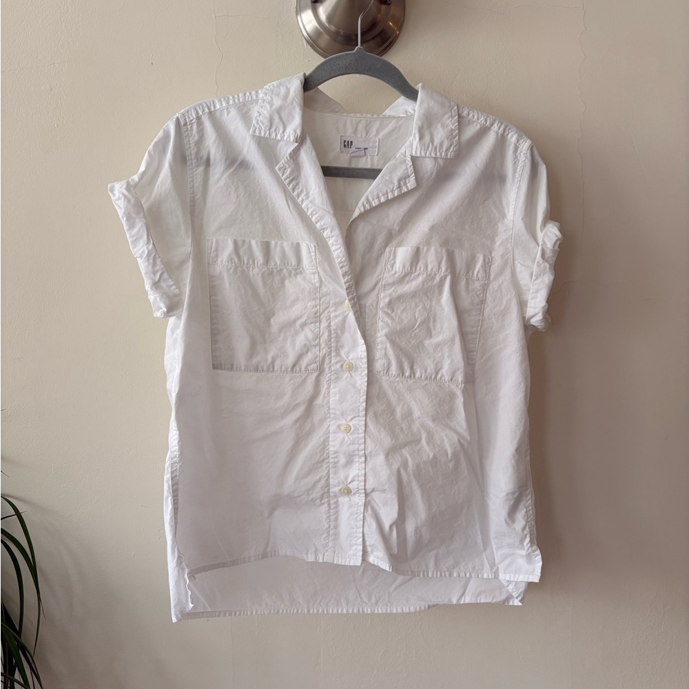 GAP White Camp Shirt with Short Sleeves Size Small